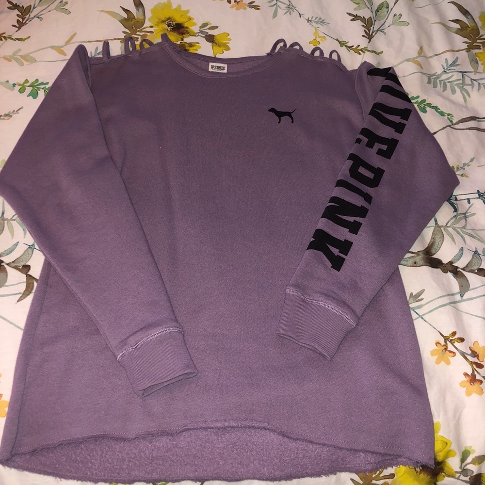 Pullover with cute shoulder detail